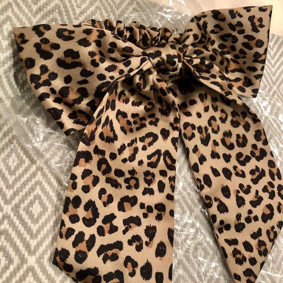 NEW - J.Crew Satin scrunchie with bow - Picture 3 of 3